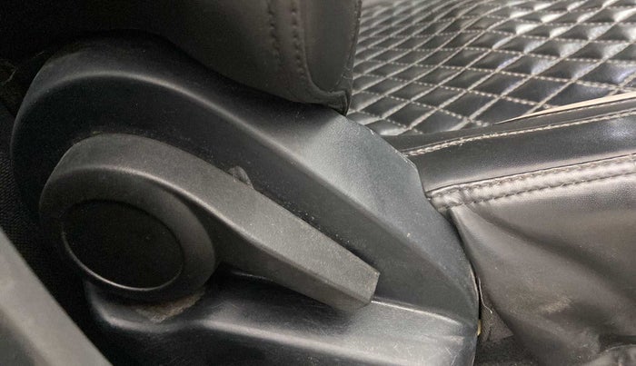 2020 Tata ALTROZ XE PETROL, Petrol, Manual, 34,363 km, Driver Side Adjustment Panel
