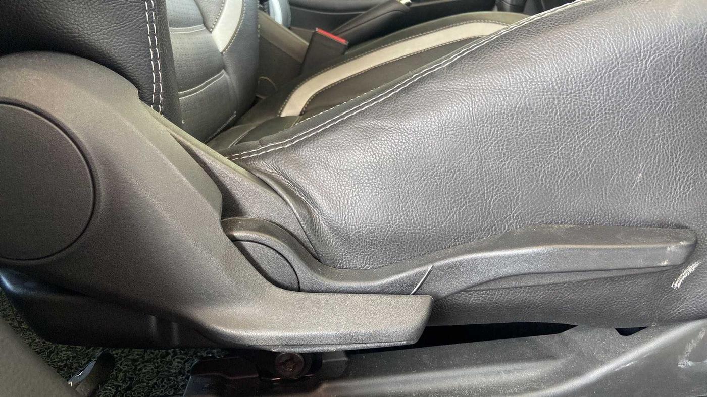 2023 Toyota Glanza V AMT, Petrol, Automatic, 37,472 km, Driver Side Adjustment Panel