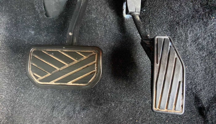 2023 Toyota Glanza V AMT, Petrol, Automatic, 37,472 km, Pedals