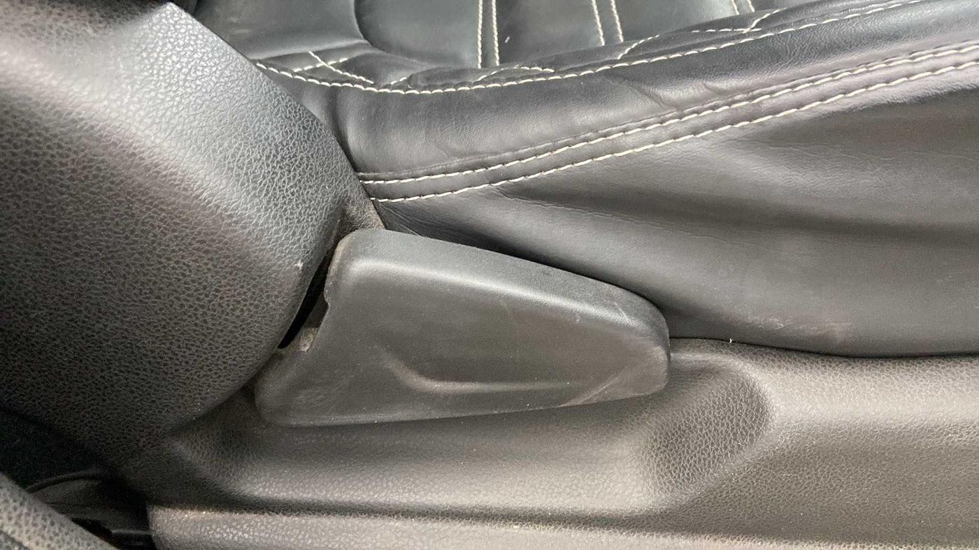 2020 Renault Kwid NEOTECH RXL 1.0 AMT, Petrol, Automatic, 26,076 km, Driver Side Adjustment Panel