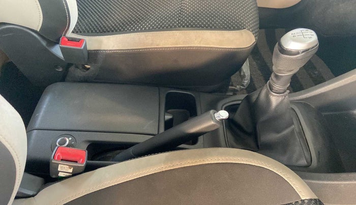 2019 Renault TRIBER RXZ, Petrol, Manual, 69,782 km, Gear Lever