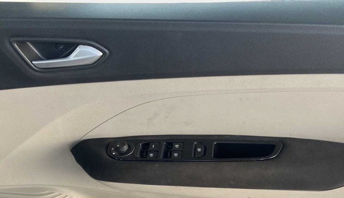 2019 Renault TRIBER RXZ, Petrol, Manual, 69,782 km, Driver Side Door Panels Control