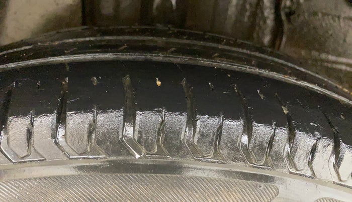 2020 Tata ALTROZ XE PETROL, Petrol, Manual, 58,689 km, Right Rear Tyre Tread