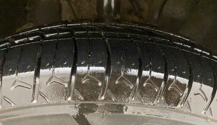 2020 Tata ALTROZ XE PETROL, Petrol, Manual, 58,689 km, Right Front Tyre Tread