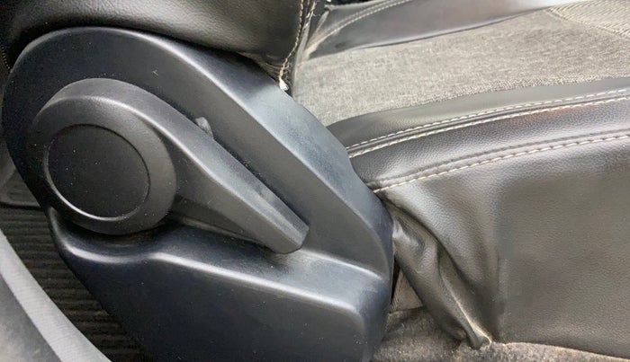 2020 Tata ALTROZ XE PETROL, Petrol, Manual, 58,689 km, Driver Side Adjustment Panel