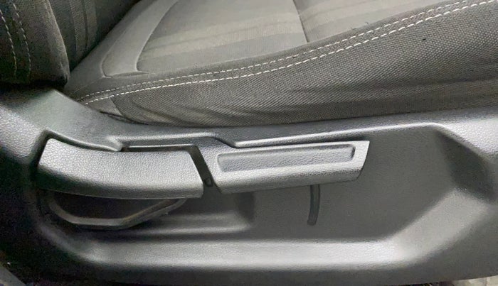 2020 Hyundai VENUE SX PLUS 1.0 TURBO DCT, Petrol, Automatic, 54,471 km, Driver Side Adjustment Panel