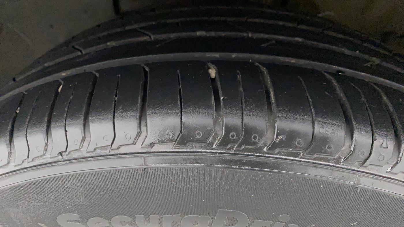 2020 Hyundai VENUE SX PLUS 1.0 TURBO DCT, Petrol, Automatic, 54,471 km, Left Front Tyre Tread