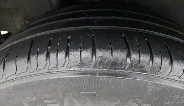 2020 Hyundai VENUE SX PLUS 1.0 TURBO DCT, Petrol, Automatic, 54,471 km, Right Rear Tyre Tread