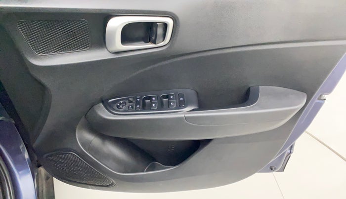 2020 Hyundai VENUE SX PLUS 1.0 TURBO DCT, Petrol, Automatic, 54,471 km, Driver Side Door Panels Control