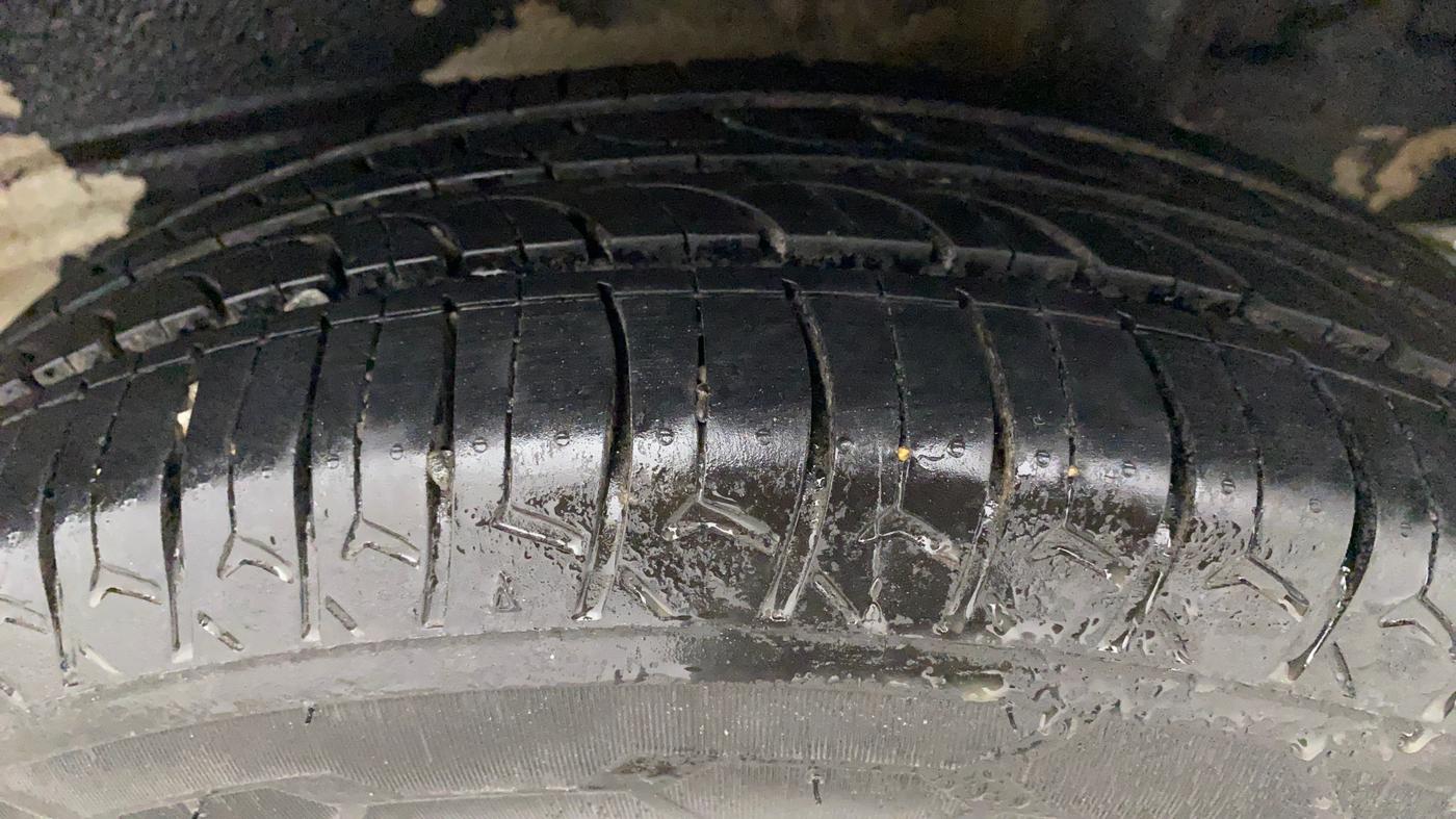 2019 Maruti New Wagon-R VXI (O) 1.2 AMT, Petrol, Automatic, 98,073 km, Left Rear Tyre Tread