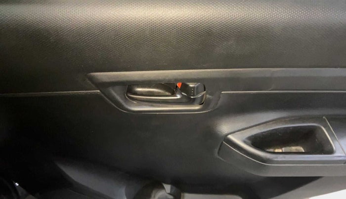 2020 Maruti S PRESSO VXI+, Petrol, Manual, 26,176 km, Driver Side Door Panels Control