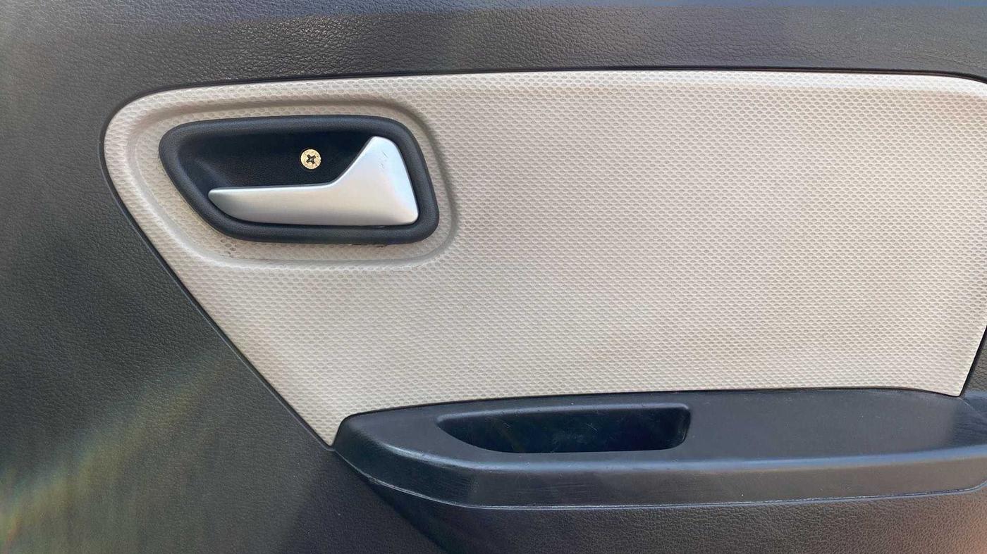 2020 Maruti Alto LXI, Petrol, Manual, 28,133 km, Driver Side Door Panels Control