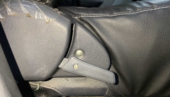 2018 Maruti Alto 800 LXI, Petrol, Manual, 46,666 km, Driver Side Adjustment Panel