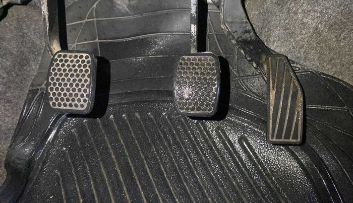 2018 Maruti Alto 800 LXI, Petrol, Manual, 46,666 km, Pedals