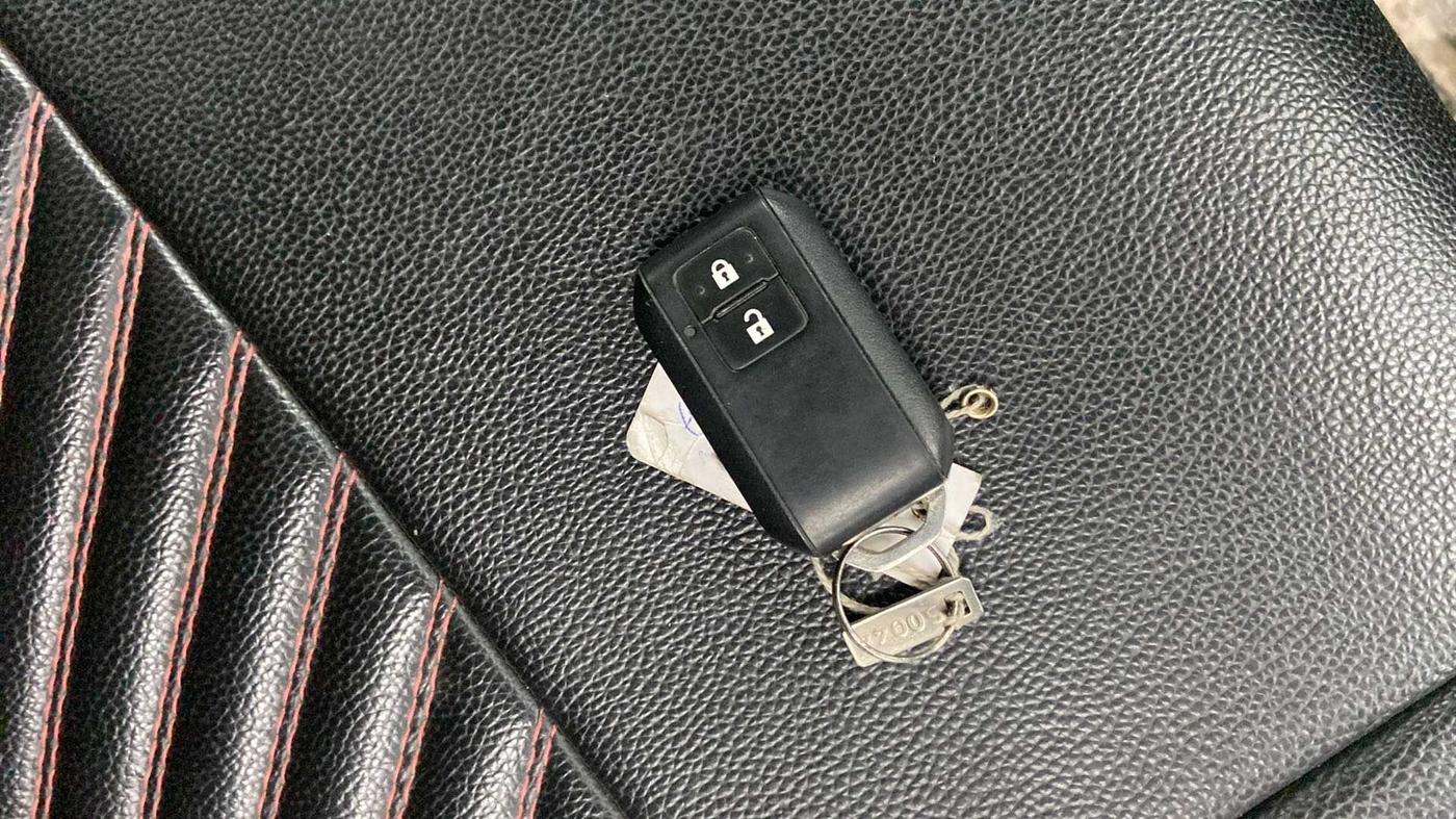2018 Maruti Swift ZXI PLUS, Petrol, Manual, 27,356 km, Key Close Up