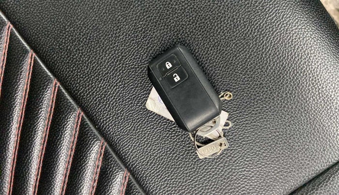 2018 Maruti Swift ZXI PLUS, Petrol, Manual, 27,356 km, Key Close Up
