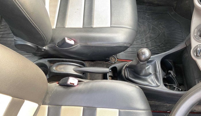 2011 Toyota Etios G, Petrol, Manual, 45,012 km, Gear Lever