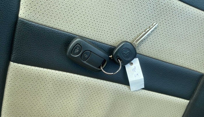 2011 Toyota Etios G, Petrol, Manual, 45,012 km, Key Close Up