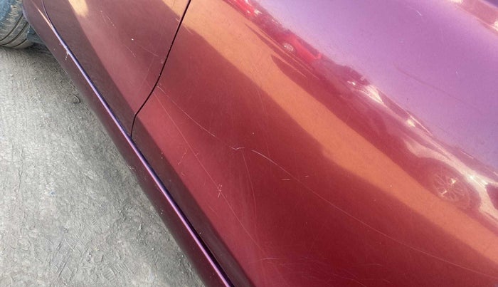 2015 Maruti Ciaz ZXI, Petrol, Manual, 98,458 km, Driver-side door - Minor scratches