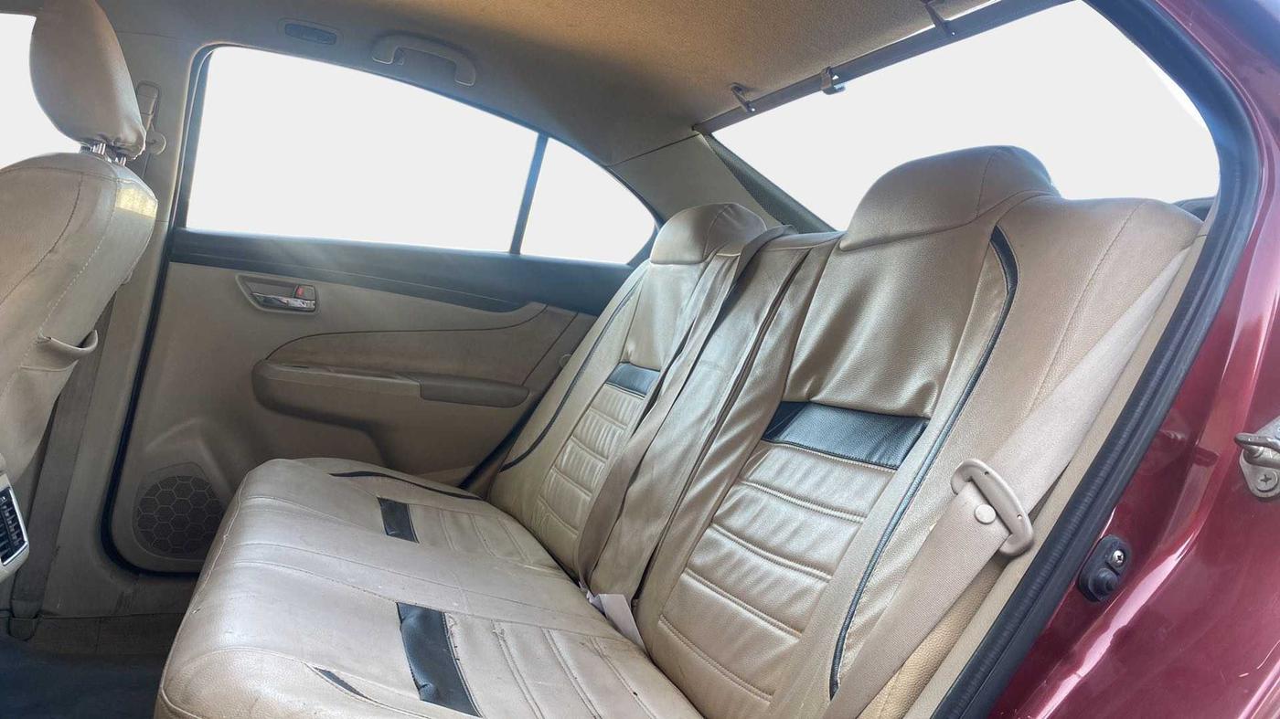 2015 Maruti Ciaz ZXI, Petrol, Manual, 98,458 km, Right Side Rear Door Cabin