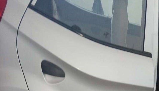 2016 Hyundai Eon ERA +, Petrol, Manual, 46,007 km, Right rear door - Weather strip has minor damage