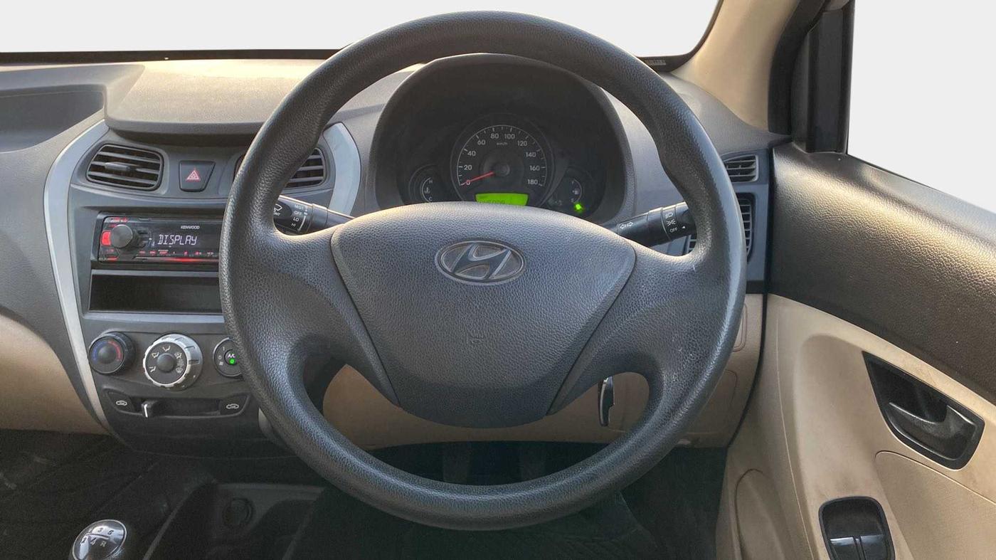 2016 Hyundai Eon ERA +, Petrol, Manual, 46,007 km, Steering Wheel Close Up