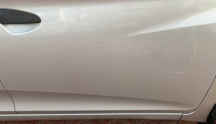 2016 Hyundai Eon ERA +, Petrol, Manual, 46,007 km, Driver-side door - Minor scratches