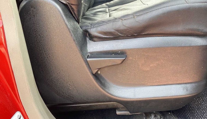 2016 Mahindra Kuv100 K2 6 STR, Petrol, Manual, 34,183 km, Driver Side Adjustment Panel