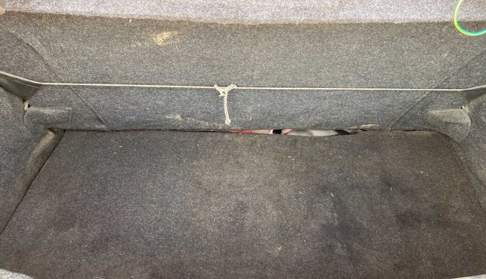 2016 Mahindra Kuv100 K2 6 STR, Petrol, Manual, 34,183 km, Boot Inside