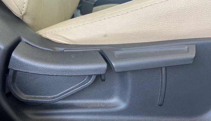 2022 Hyundai GRAND I10 NIOS SPORTZ 1.0 TURBO GDI, Petrol, Manual, 10,149 km, Driver Side Adjustment Panel