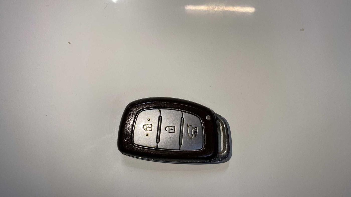 2016 Hyundai Creta SX PLUS 1.6 PETROL, Petrol, Manual, 1,23,659 km, Key Close Up
