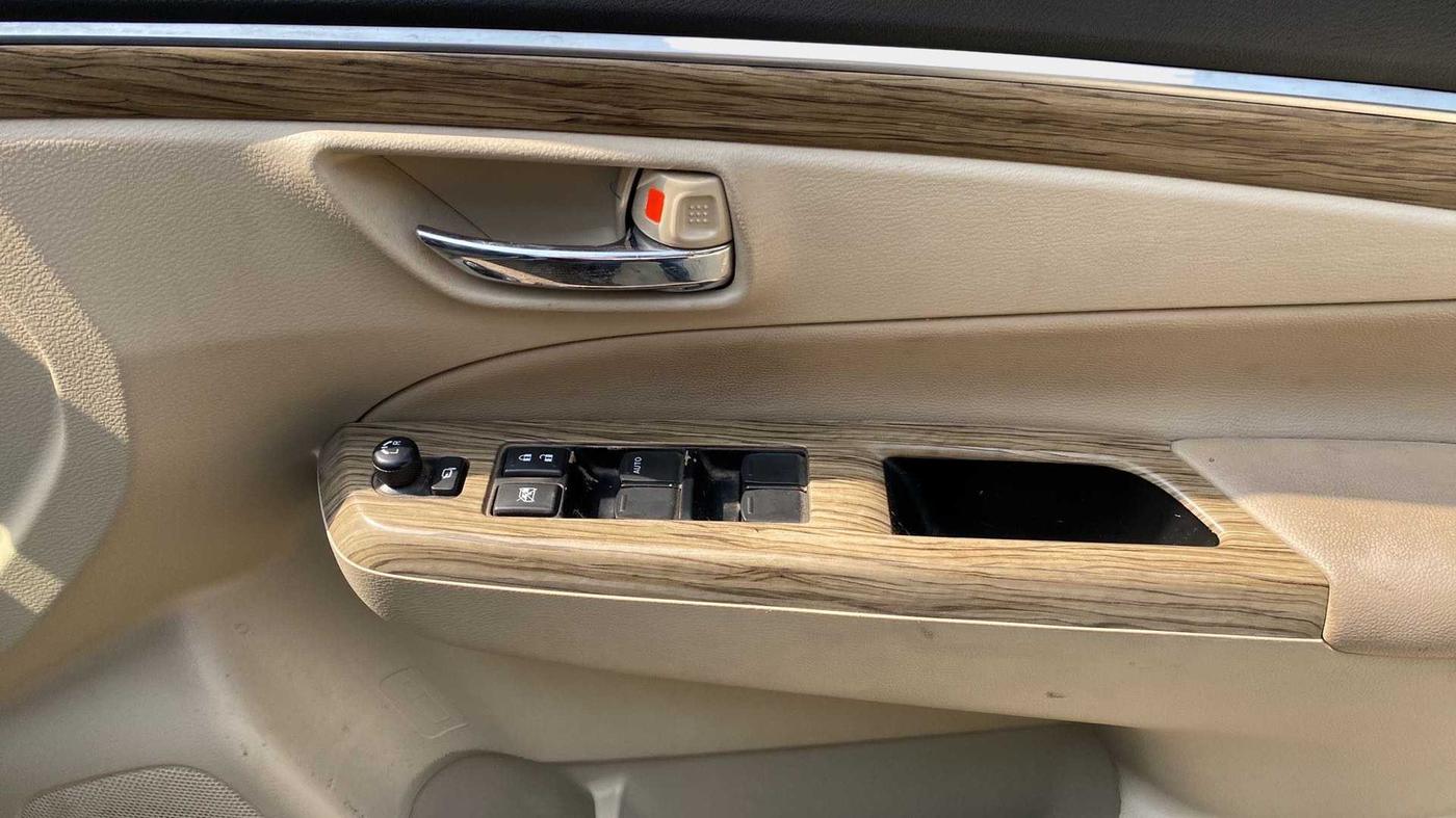 2019 Maruti Ciaz ALPHA 1.5 SHVS PETROL, Petrol, Manual, 16,277 km, Driver Side Door Panels Control
