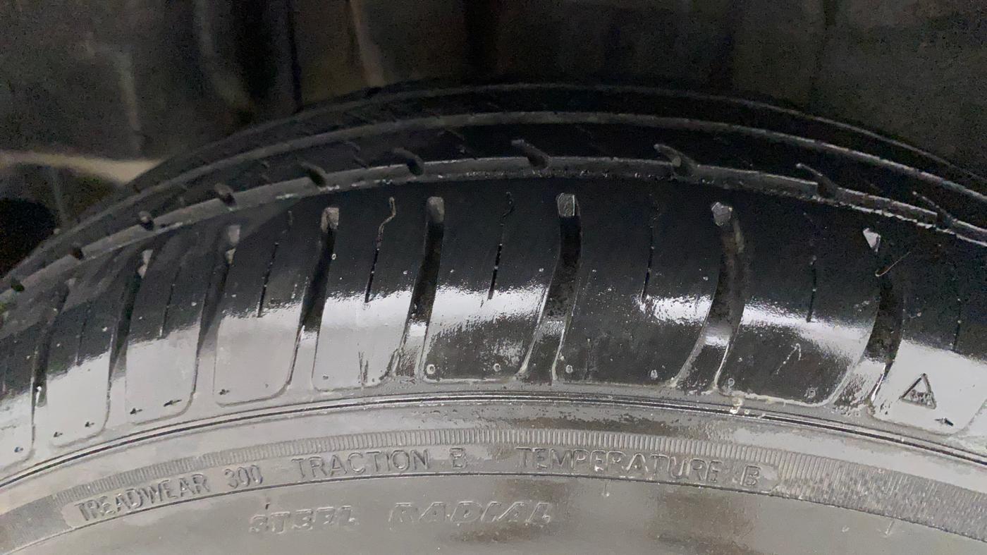 2021 Maruti Swift VXI, Petrol, Manual, 27,459 km, Right Rear Tyre Tread