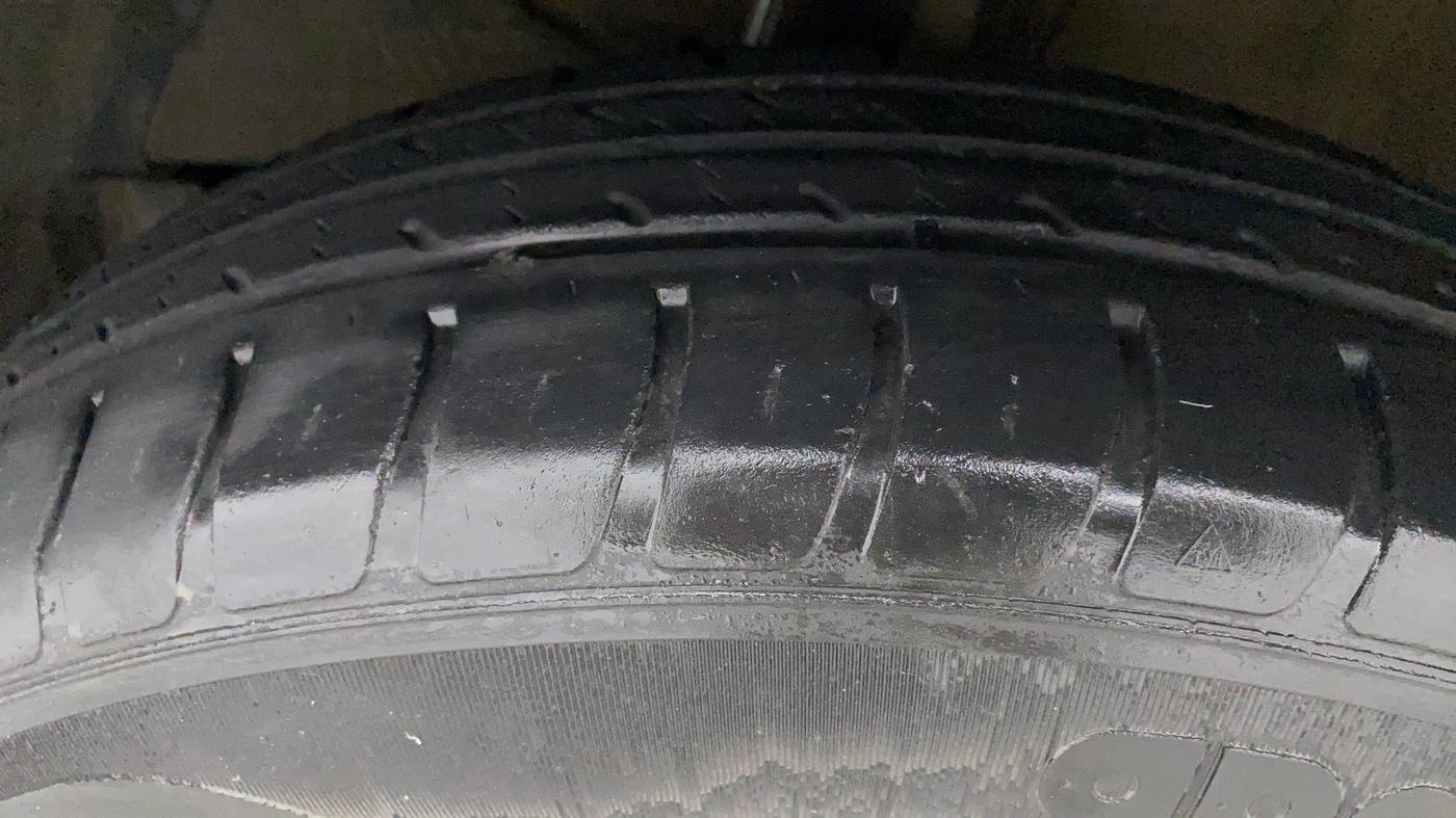 2021 Maruti Swift VXI, Petrol, Manual, 27,459 km, Left Front Tyre Tread