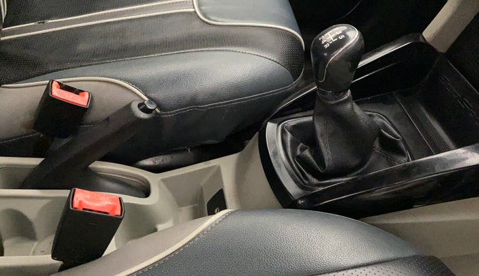 2015 Ford Ecosport TREND 1.5L PETROL, Petrol, Manual, 72,464 km, Gear lever - Knob cover torn