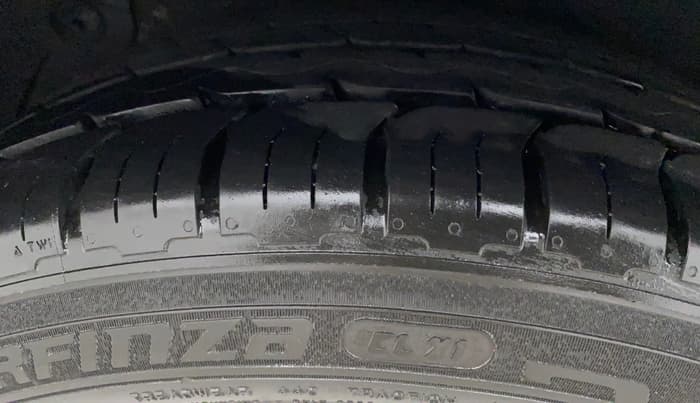 2012 Hyundai Verna FLUIDIC 1.6 CRDI SX, Diesel, Manual, 97,843 km, Right Rear Tyre Tread
