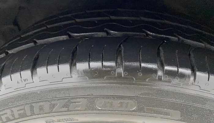 2012 Hyundai Verna FLUIDIC 1.6 CRDI SX, Diesel, Manual, 97,843 km, Left Front Tyre Tread