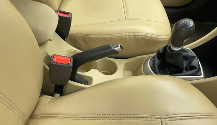 2012 Hyundai Verna FLUIDIC 1.6 CRDI SX, Diesel, Manual, 97,843 km, Gear Lever
