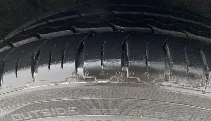 2012 Hyundai Verna FLUIDIC 1.6 CRDI SX, Diesel, Manual, 97,843 km, Right Front Tyre Tread