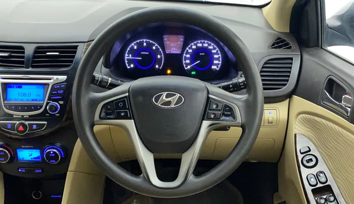 2012 Hyundai Verna FLUIDIC 1.6 CRDI SX, Diesel, Manual, 97,843 km, Steering Wheel Close Up