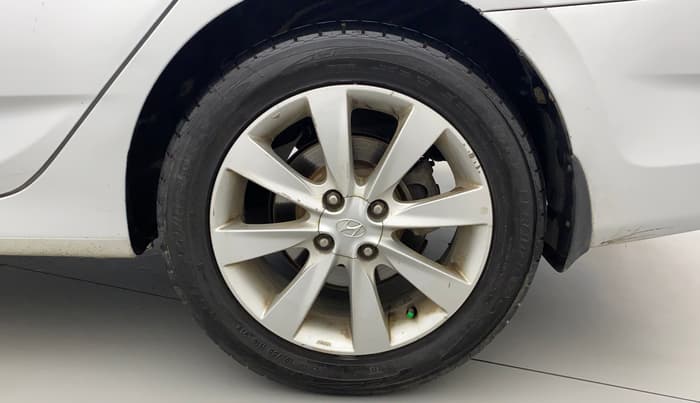 2012 Hyundai Verna FLUIDIC 1.6 CRDI SX, Diesel, Manual, 97,843 km, Left Rear Wheel