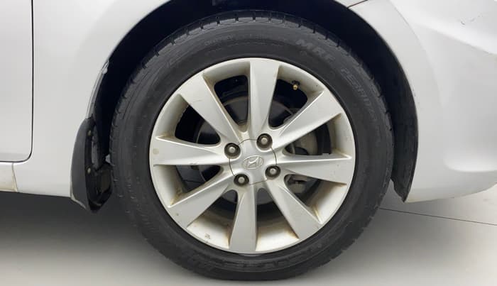 2012 Hyundai Verna FLUIDIC 1.6 CRDI SX, Diesel, Manual, 97,843 km, Right Front Wheel