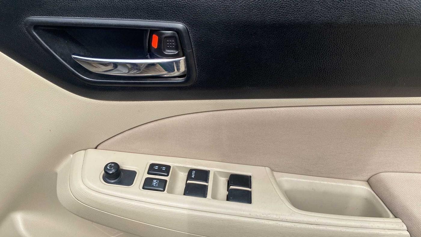 2019 Maruti Dzire VXI AMT, Petrol, Automatic, 1,14,253 km, Driver Side Door Panels Control