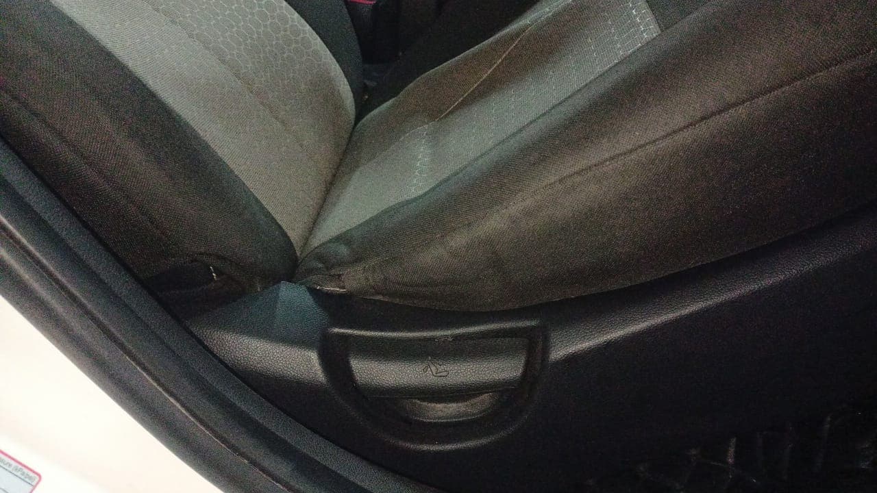 2017 Hyundai Grand i10 SPORTZ U2 1.2 CRDI, Diesel, Manual, 55,607 km, Driver Side Adjustment Panel