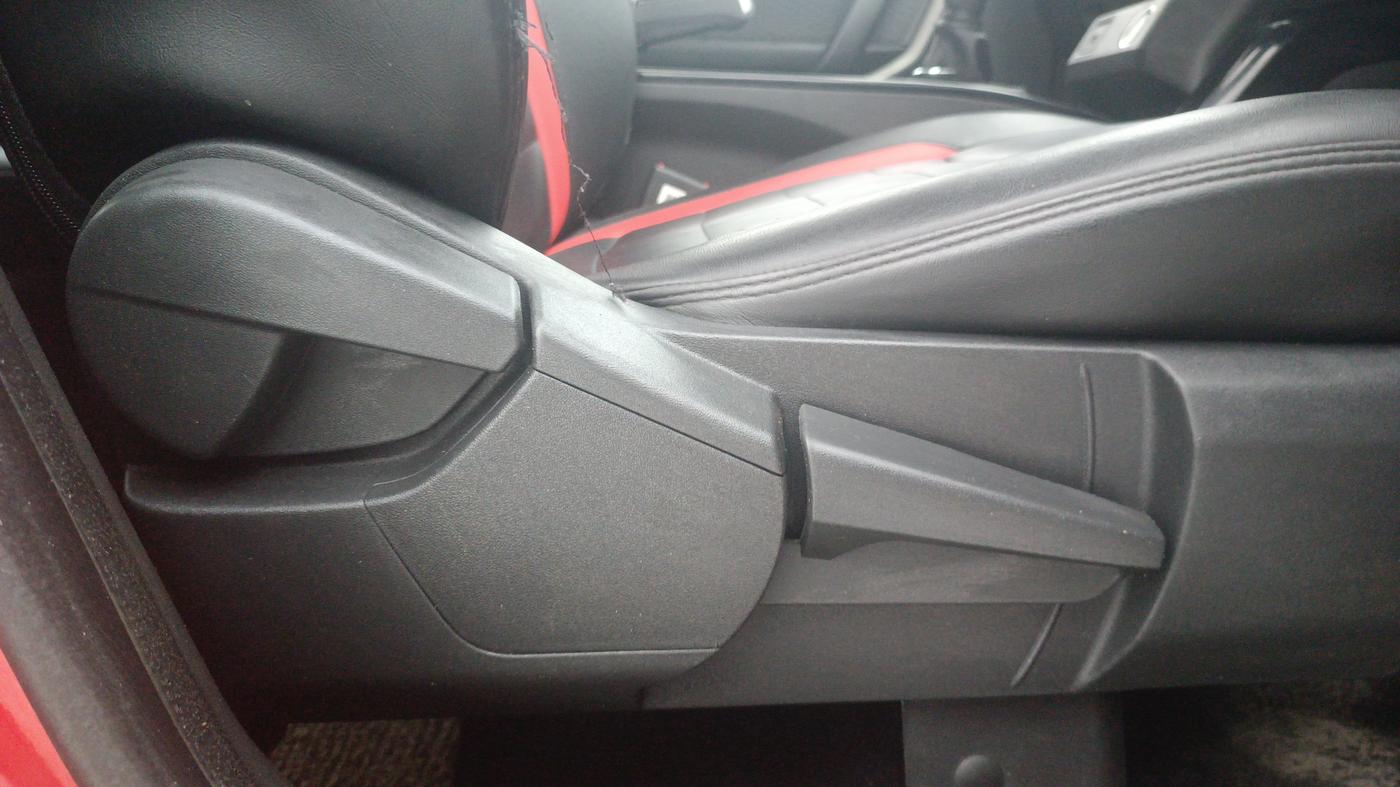 2021 Renault Kiger RXZ AMT DUAL TONE, Petrol, Automatic, 62,824 km, Driver Side Adjustment Panel