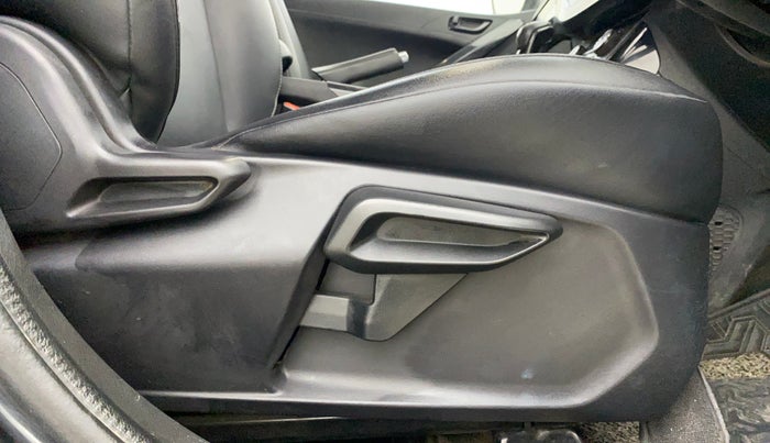 2022 Tata NEXON XZ PLUS (O) PETROL DARK EDITION, Petrol, Manual, 65,698 km, Driver Side Adjustment Panel