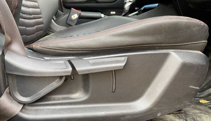 2020 KIA SONET GTX PLUS 1.5 AT, Diesel, Automatic, 64,991 km, Driver Side Adjustment Panel