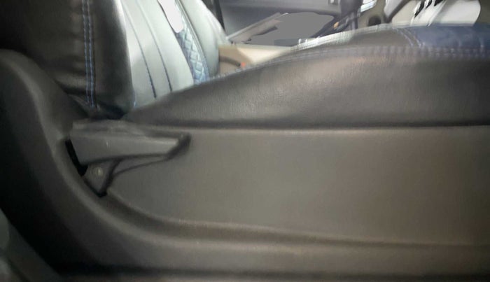 2017 Tata NEXON XM PETROL, CNG, Manual, 86,274 km, Driver Side Adjustment Panel