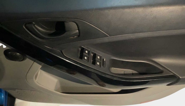 2017 Tata NEXON XM PETROL, CNG, Manual, 86,274 km, Driver Side Door Panels Control