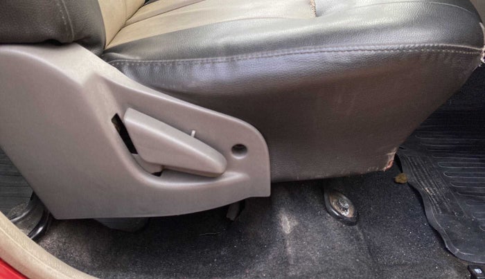 2018 Datsun Go Plus T, Petrol, Manual, 35,105 km, Driver Side Adjustment Panel